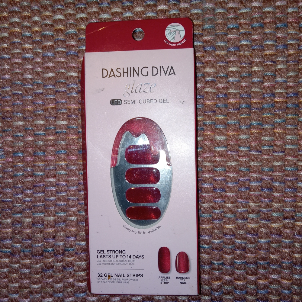 Dashing Diva Glaze LED Semi-Cured Gel Nail Strips